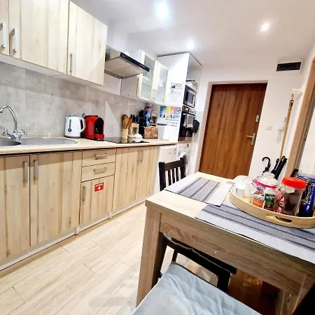 Проживание в семье Room4u Mieszkania W Centrum